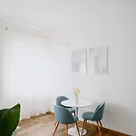 Poloni Appartement *